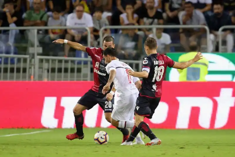 Il primo gol del Pipita fissa l'1-1 contro il Cagliari, in vantaggio grazie a Joao Pedro.