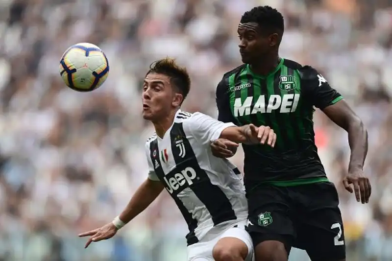 Si sblocca Cristiano Ronaldo e la Juventus piega il Sassuolo per 2-1 in una delle partite del pomeriggio della quarta giornata di serie A.