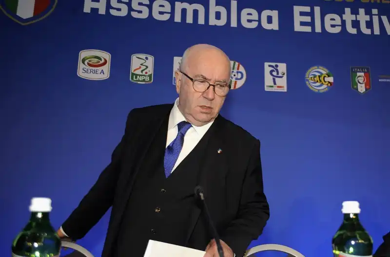 Carlo Tavecchio promuove il ritorno in Nazionale di Mario Balotelli