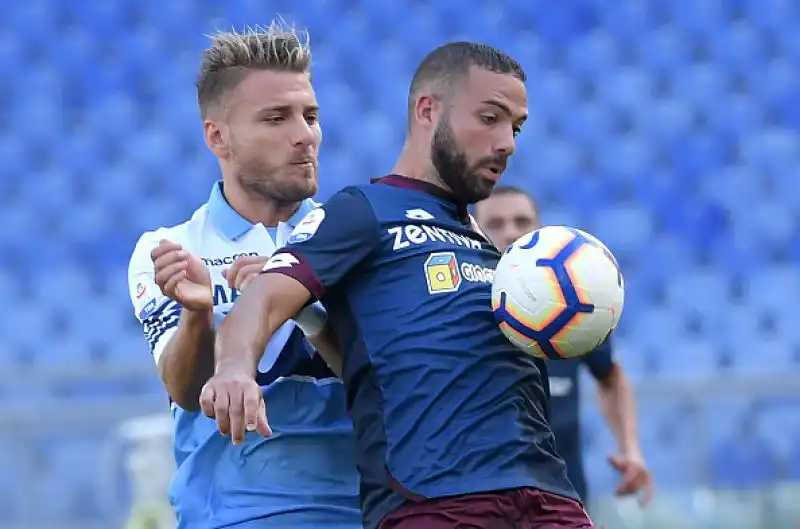 Caicedo apre le danze a Roma, poi due gol di Immobile e una rete di Milinkovic-Savic per la vittoria dei capitolini. Del solito Piatek il gol dei grifoni.