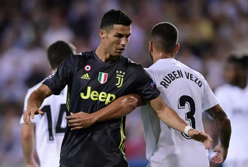 Non è iniziata nella maniera migliore l'avventura in Champions League di Cristiano Ronaldo con la Juve: espulso a Valencia.
