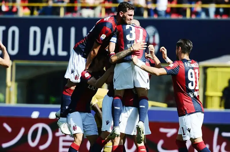 I rossoblù rimontano l'Udinese: finisce 2-1 grazie al gol di Orsolini, che segna subito dopo essere stato mandato in campo dal tecnico.