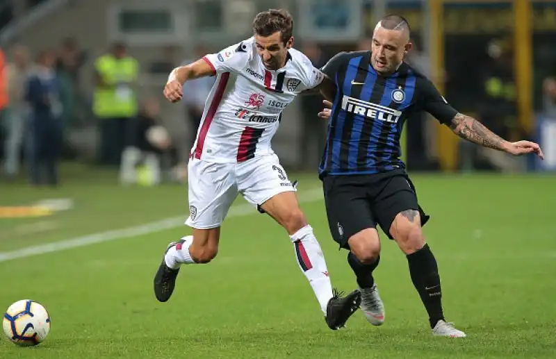 Terza vittoria consecutiva in campionato per i nerazzurri, che avvicinano il secondo posto del Napoli: debutto da titolare con gol per l'argentino.