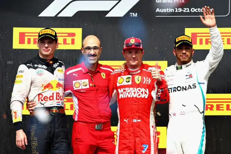 Il finlandese della Ferrari torna a vincere dopo cinque anni e mezzo: Vettel sbaglia ancora, rimonta e chiude quarto dietro all'inglese.