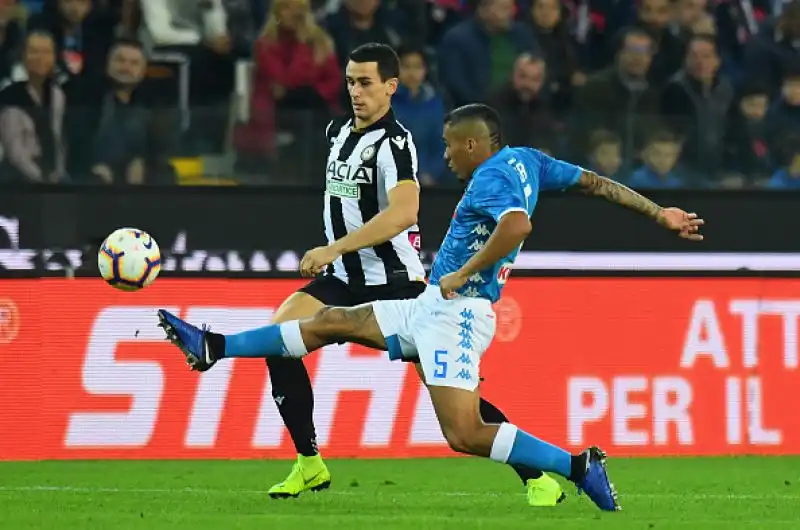 La squadra di Ancelotti dilaga contro l'Udinese: 3-0 con tanto turnover e gol di due subentranti, il primo posto dista ora quattro punti.