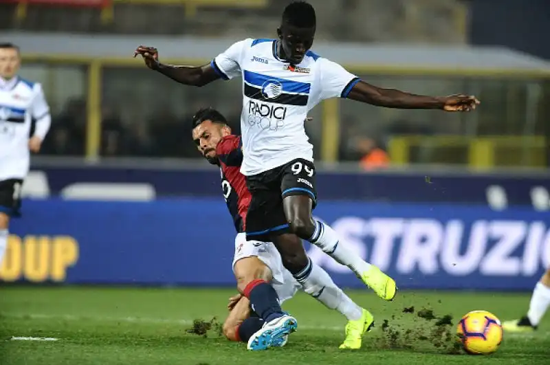 Mancini e Zapata nella ripresa rispondono al vantaggio di Mbaye: i nerazzurri fanno 2-1 al Dall'Ara.