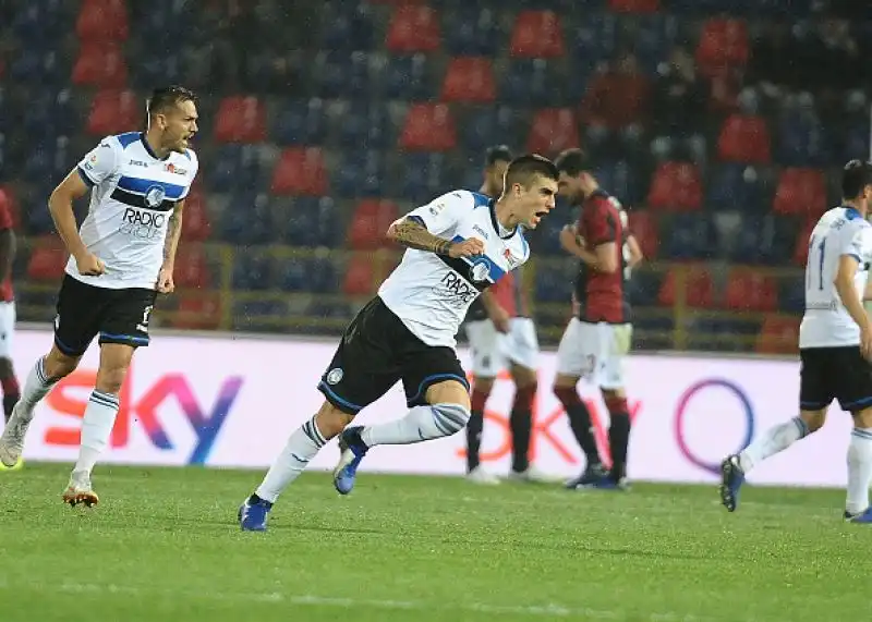 Mancini e Zapata nella ripresa rispondono al vantaggio di Mbaye: i nerazzurri fanno 2-1 al Dall'Ara.
