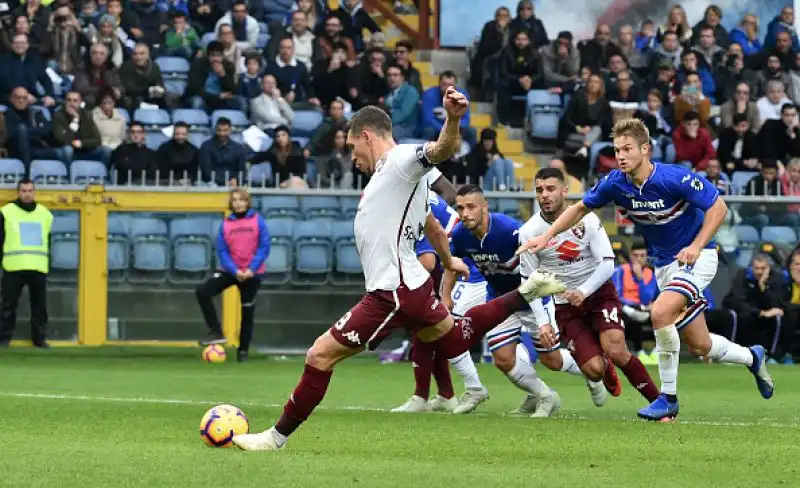 Belotti con una doppietta, poi Falque e Izzo espugnano Genova, il gol della bandiera è di Quagliarella che sbaglia anche un rigore.
