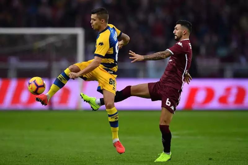Il Parma scappa con i gol di Gervinho e Inglese, il Toro riesce solo ad accorciare con Baselli.
