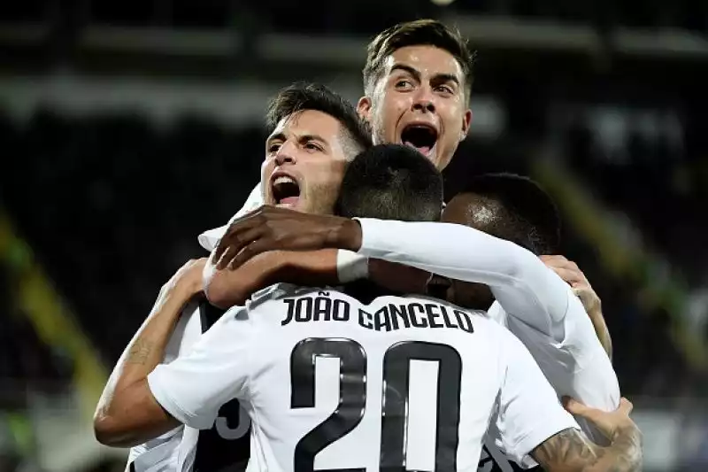 Bianconeri travolgenti anche al 'Franchi': 3-0 e quattordicesima vittoria su quindici partite di campionato.