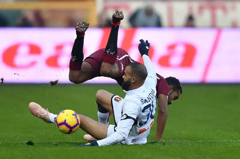 Il Torino batte per 2-1 il Genoa in una delle partite del pomeriggio della quattordicesima giornata di serie A