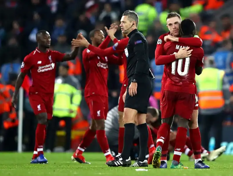 Il Liverpool passa il turno grazie a una rete di Salah, nel finale clamorosa occasione per Milik e miracolo di Alisson.