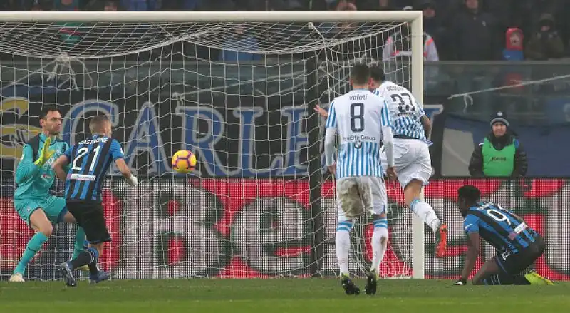 Osipti in vantaggio con il gol dell'ex Petagna, poi pareggio di Ilicic e gol vittoria del solito Zapata a dieci minuti dal termine.