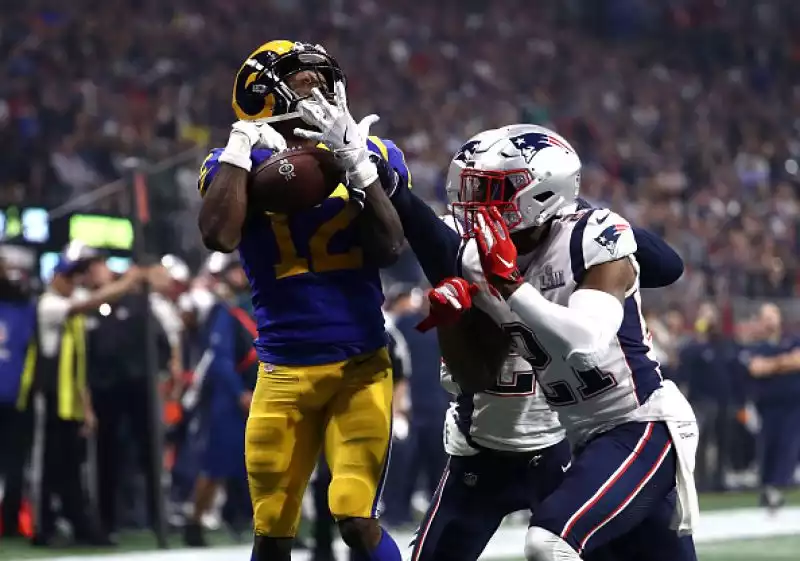 Anche il Super Bowl numero 53 è nel segno di Tom Brady. Il QB dei New England Patriots fa la differenza nel quarto periodo, regalandosi il sesto Vince Lombardi Trophy