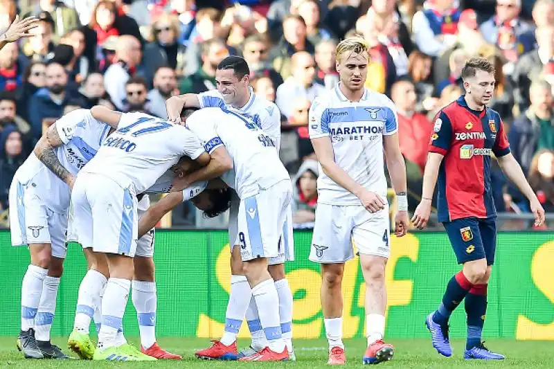 Lazio decimata dagli infortuni, rimontata e sconfitta a Genova nella 24esima giornata di serie A.