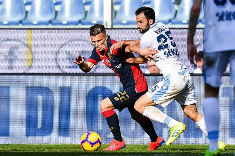 Lazio decimata dagli infortuni, rimontata e sconfitta a Genova nella 24esima giornata di serie A.
