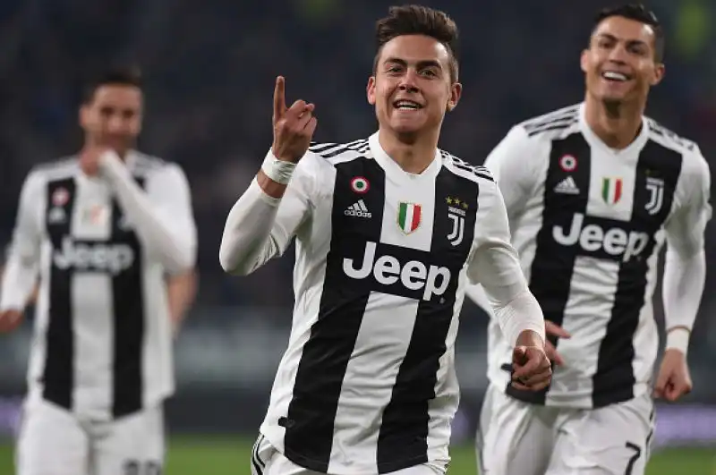 La Juventus travolge per 3-0 il Frosinone e scalda i motori in vista della partita di Champions League contro l'Atletico Madrid.