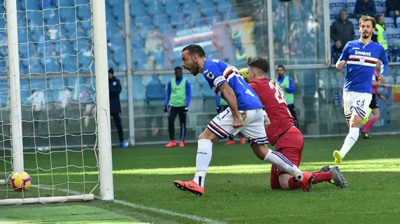 Un rigore del solito Quagliarella, concesso per un fallo su Gabbiadini, ha regalato tre punti alla squadra di Giampaolo.