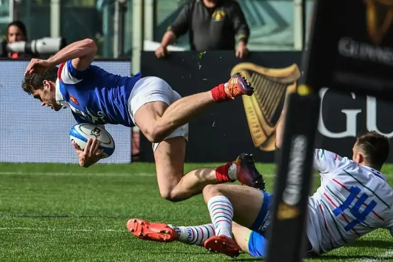 Nel quinto e ultimo turno del Guinness 6 Nazioni 2019 la Francia batte lItalia 25-14 allo stadio Olimpico di Roma. Quinta sconfitta su cinque partite in questa edizione per gli Azzurri.