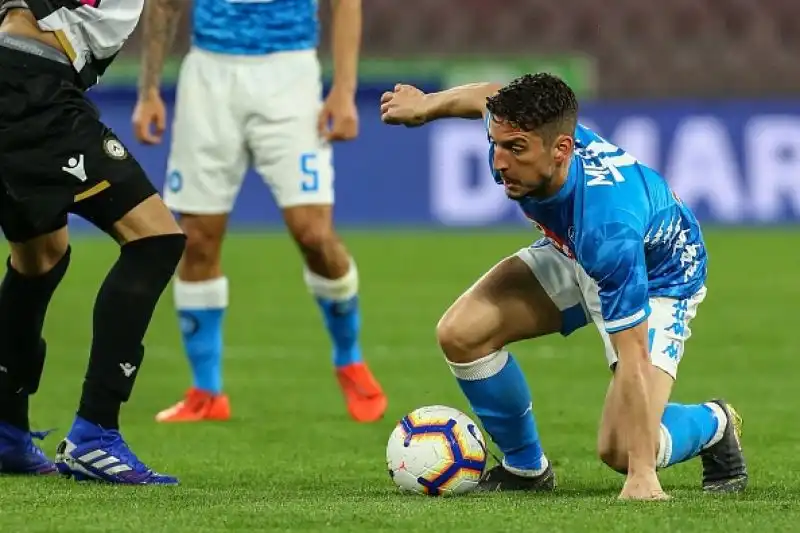 La squadra di Ancelotti liquida 4-2 l'Udinese e rosicchia tre punti alla Juventus, ma che spavento per il portiere Ospina.