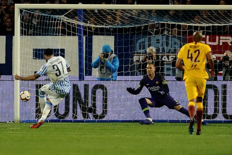 Prima sconfitta per Claudio Ranieri: la Roma perde per 2-1 contro la Spal a Ferrara nel secondo anticipo della ventottesima giornata di serie A