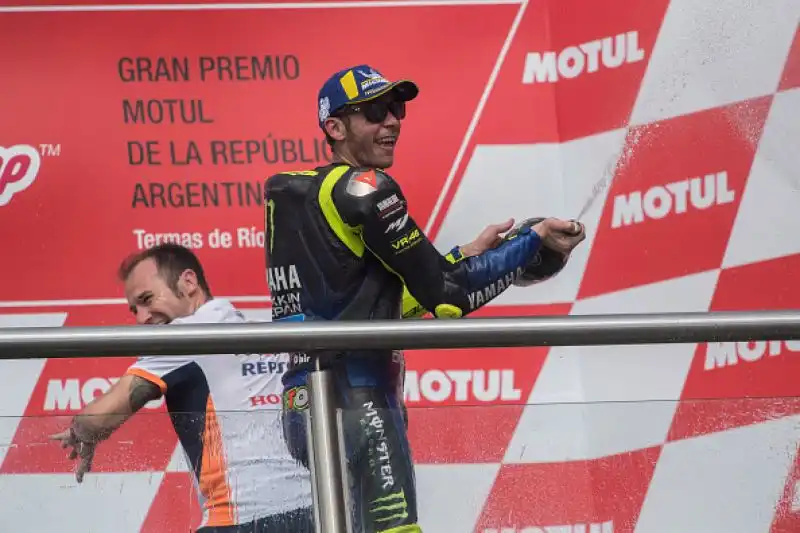 Alle spalle di Marquez e Valentino Rossi sul podio anche la Ducati di Andrea Dovizioso.