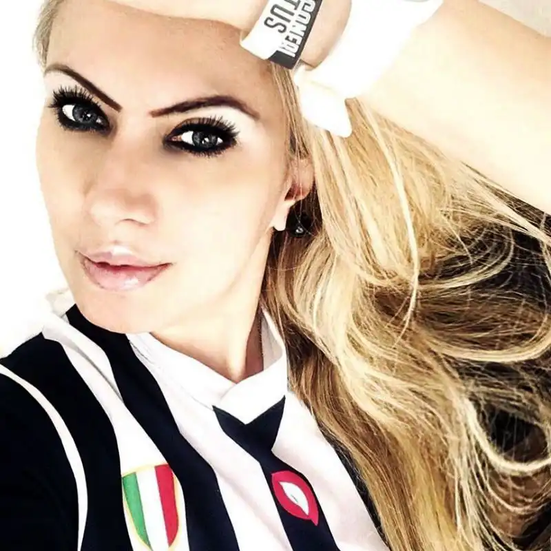 Luciana Linck, opinionista sportiva italo-brasiliana, parla sette lingue e ama Del Piero: "La parola Inter mi dà fastidio".