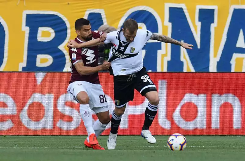 Parma e Torino impattano per 0-0 nel primo anticipo della trentunesima giornata di serie A.