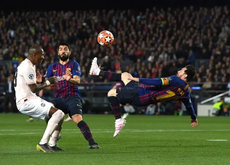 Grande prova di Messi che realizza una doppietta nel primo tempo, nella ripresa Coutinho chiude la partita.