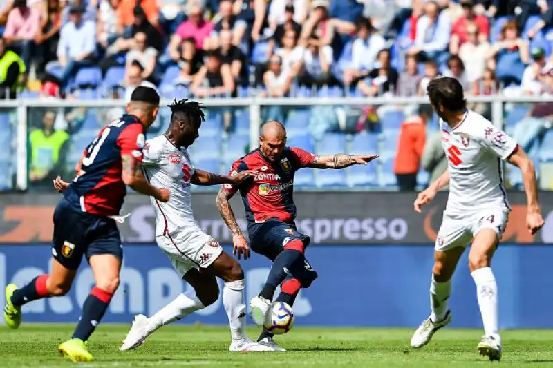 Il Torino vince in casa del Genoa e si porta a soli tre punti dal Milan quarto in classifica.