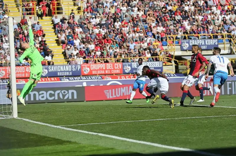 Il Bologna ha battuto per 3-1 l'Empoli nel primo anticipo della 34esima giornata di serie A. Con questi tre punti il Bologna ipoteca la salvezza e inguaia l'Empoli.