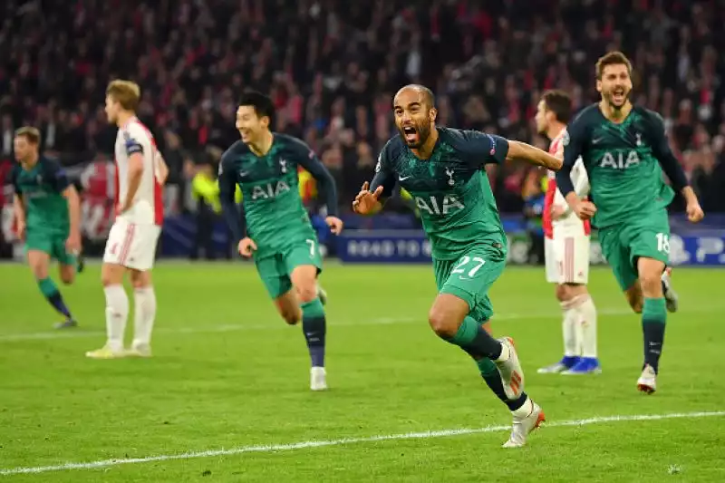 Champions pazzesca, folle rimonta del Tottenham: è finale. Gli Spurs ribaltano l'Ajax e vincono 3-2 al 95' dopo aver chiuso il primo tempo sotto per 2-0: sarà derby contro il Liverpool.