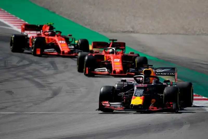 VIttoria per il britannico Lewis Hamilton davanti al compagno di scuderia Bottas e alla Red Bull di Verstappen. Quarte e quinte le Ferrari di Vettel e Leclerc.