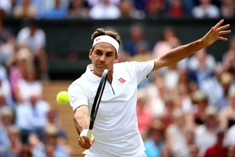 In una delle finali più belle di sempre, Novak Djokovic ha battuto Roger Federer conquistando il torneo di Wimbledon per la quinta volta nella sua carriera.
