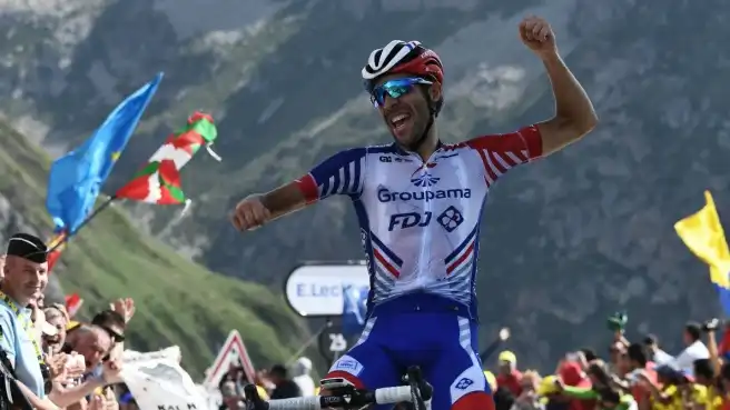 Giro d'Italia, Pinot comunica il suo forfait