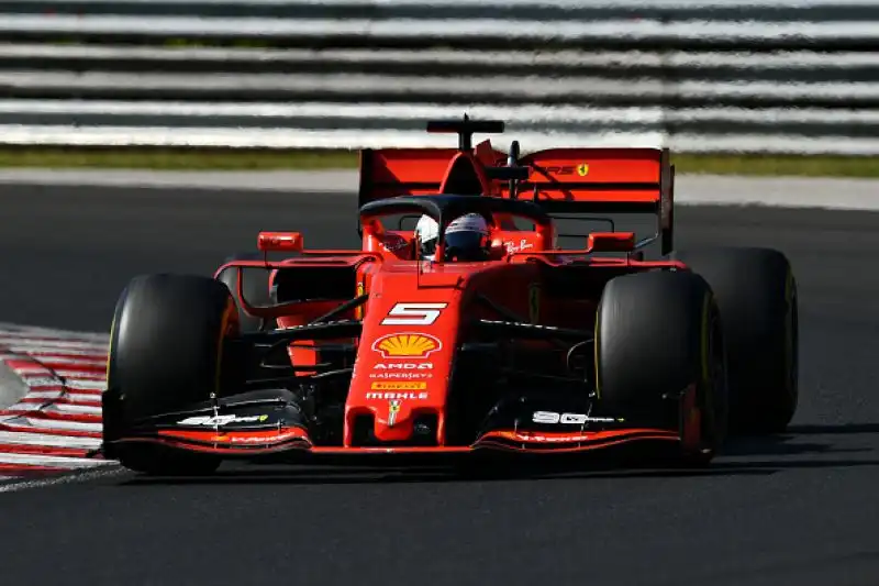 Sul podio anche Vettel che ha chiuso terzo davanti a Leclerc, settima l'Alfa Romeo di Raikkonen.