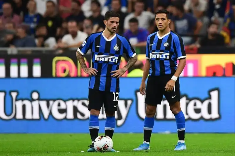 L'Udinese è rimasta in dieci per l'espulsione di De Paul e poco dopo Sensi ha portato in vantaggio l'Inter su assist di Godin.