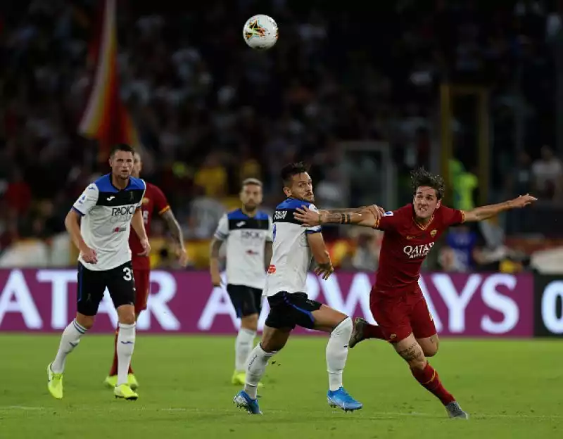 Colpo dell'Atalanta a Roma: la squadra di Gasperini affonda i giallorossi di Fonseca per 2-0 nell'anticipo della quinta giornata di serie A giocato all'Olimpico. 