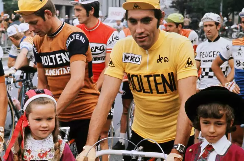 In1800 corse su strada, Merckx ha riportato 525 vittorie, di cui 445 tra i professionisti