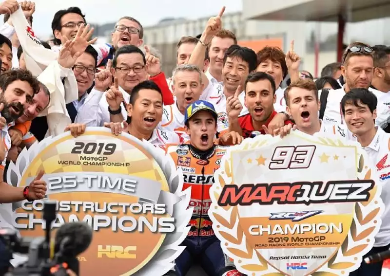 Marc Marquez regna incontrastato: il centauro della Honda domina il Gran Premio del Giappone, imponendosi per distacco su Quartararo e Dovizioso.