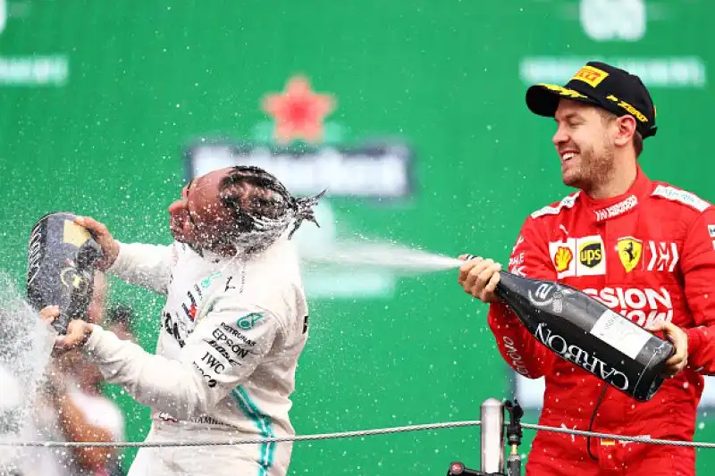 Sul podio alle spalle del britannico la Ferrari di Vettel e Bottas, quarto l'altro ferrarista Leclerc davanti alle Red Bull di Albon e Verstappen.