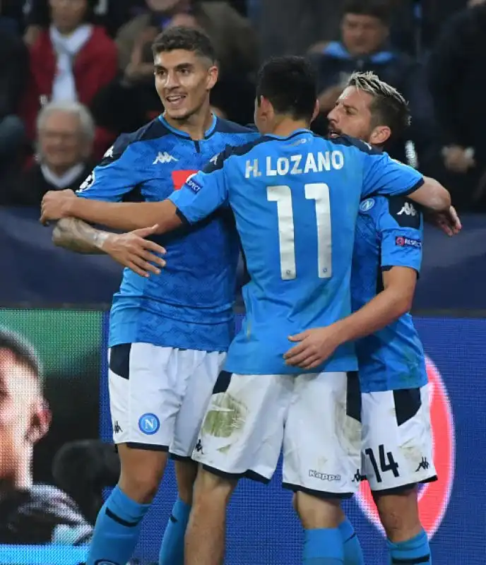A Salisburgo doppiette per Mertens e Haaland e gol vittoria di Lorenzo Insigne.