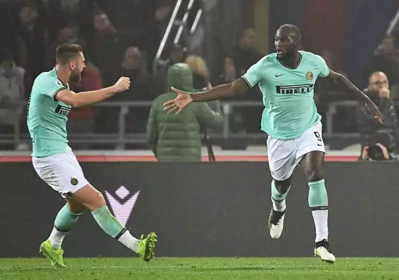 Inter tutta cuore, Lukaku ribalta il Bologna. Al "Dall'Ara" la squadra di Conte passa per 2-1 in rimonta: ancora decisivi il belga e Lautaro.