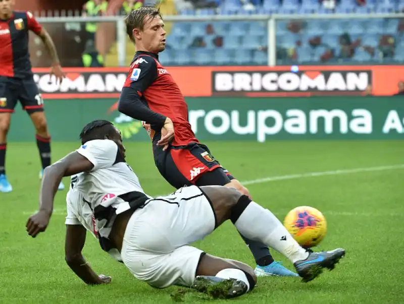 L'Udinese, guidata dal vice di Tudor Luca Gotti, fa il colpaccio a Genova piegando per 3-1 il Grifone con i gol di De Paul, Sema e Lasagna.