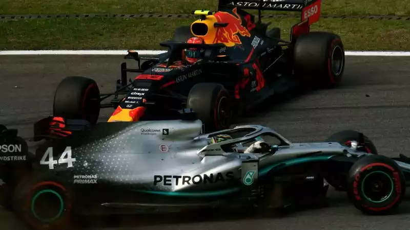 F1, vince Verstappen. Follia Vettel-Leclerc, si autoeliminano. Gara pazza in Brasile, sul podio anche la Toro Rosso di Gasly e Hamilton.