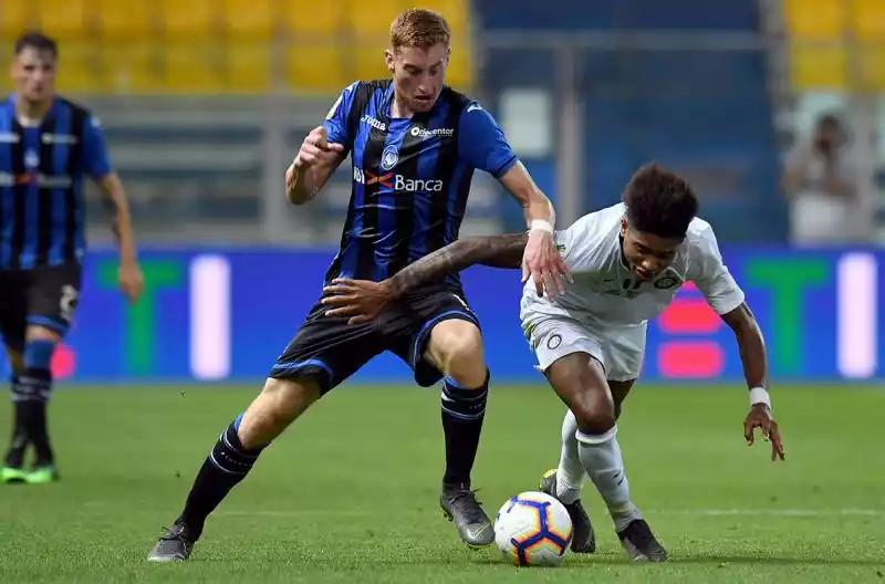Ha vinto con l'Atalanta il Campionato Primavera 2018/2019 e il buon avvio in Serie A col Parma lo ha lanciato sotto i riflettori del mercato.