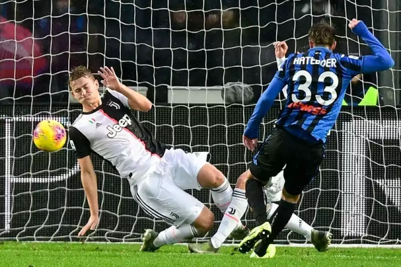 La Juventus piega l'Atalanta per 3-1 a Bergamo e conquista una vittoria preziosa in una partita valida per il tredicesimo turno di serie A.