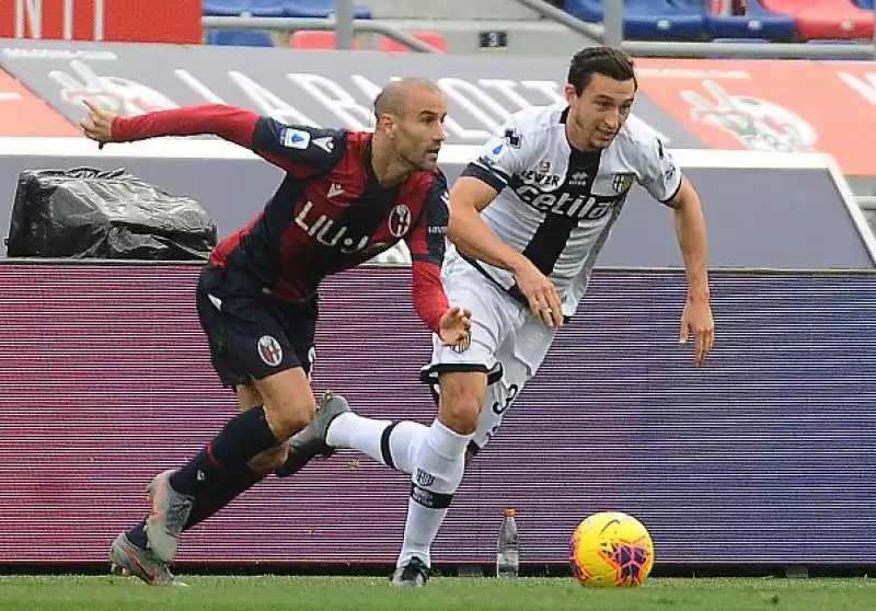 Il derby emiliano termina 2-2. La squadra di D'Aversa, inizialmente in vantaggio con Kulusevski, viene raggiunta nei minuti di recupero da Dzemaili.