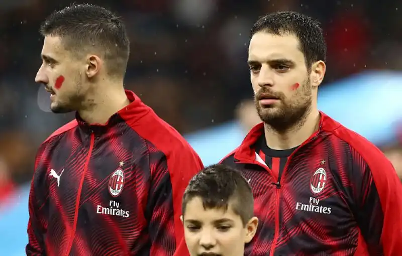 Milan e Napoli sempre in crisi: nulla di fatto a San Siro. Rossoneri e partenopei pareggiano per 1-1: a Lozano risponde Bonaventura.