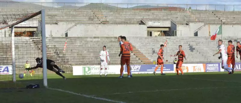 Grazie a un gol di Finotto i biancorossi consolidano la loro leadership nel girone A della serie C.